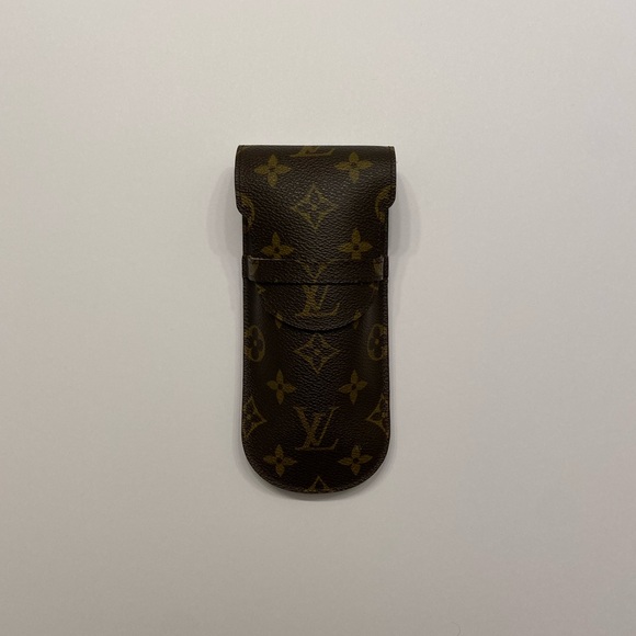 Louis Vuitton Etui Lunettes Monogram Canvas Glasses Case With Flap - Picture 2 of 10